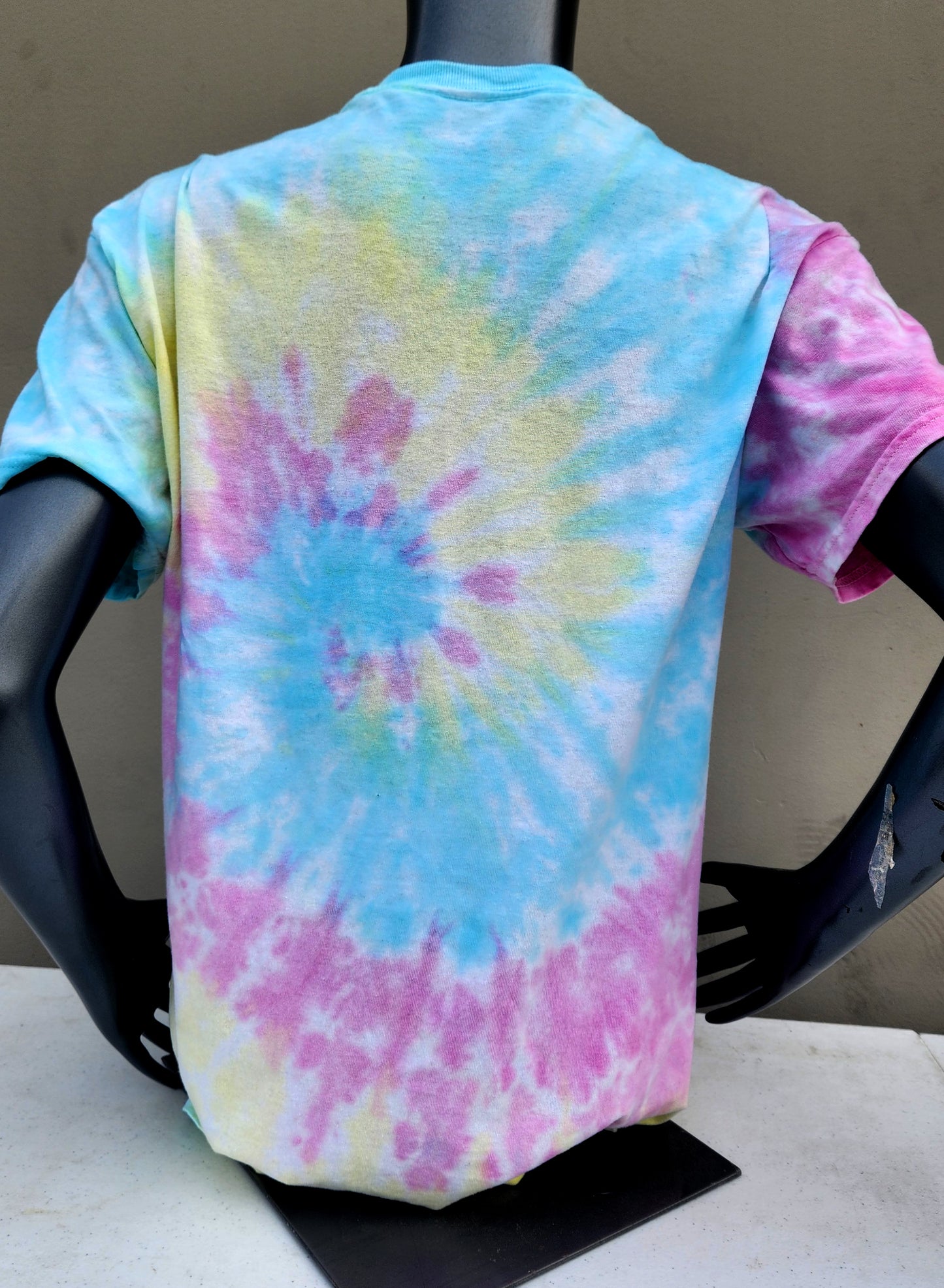 Disney Women's Mickey & Friend Classic T-Shirt Multicolor Size S