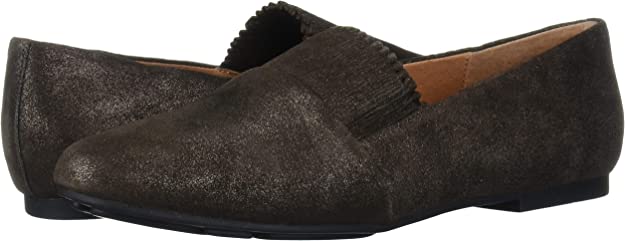Gentle Souls by Kenneth Cole Women's Eugene Ruffle Slipper Loafer Color Bronze Size 6.5M