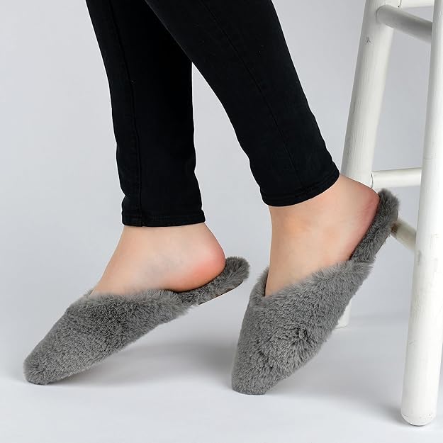 Journee Collection Women's Faux Fur Sundown Slippers Gray Size 11