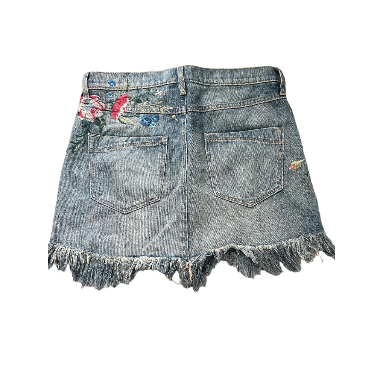 Express Women's Denim Mini Skirt Color Blue Size 2