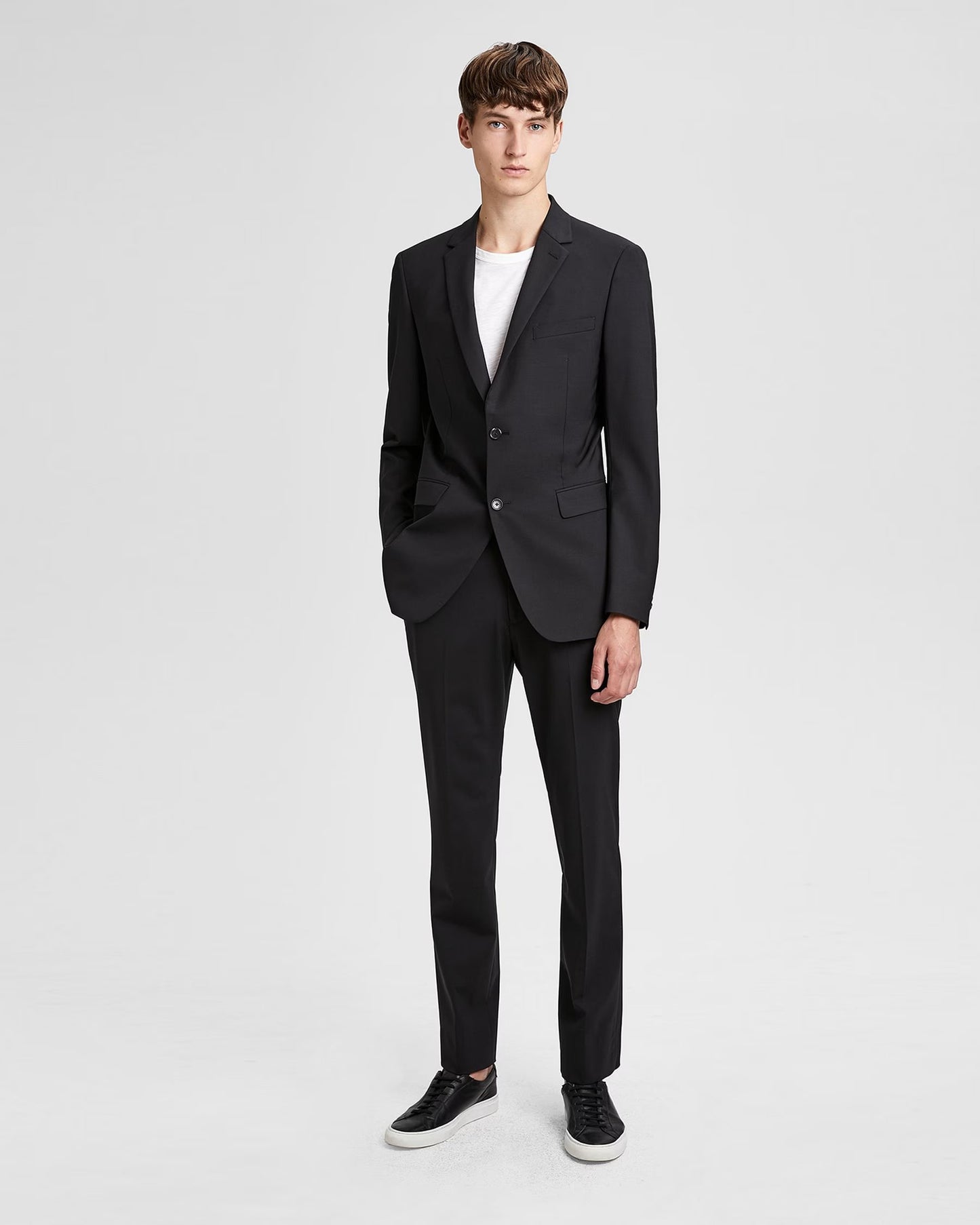 Theory Men's Wellar Blazer in Stretch Wool Color Black Size 40 Short