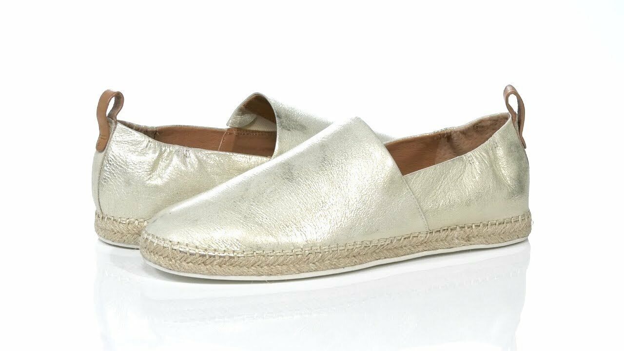 Gentle Souls by Kenneth Cole Women's Lizzy A-Line Sporty Flats Color Ice Gold Size 9.5M