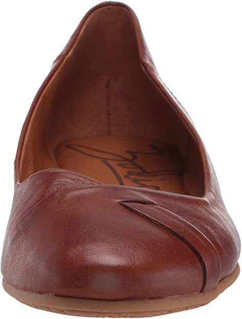 ZODIAC Women's Sadie Ballet Flat Color Cognac Size 11M