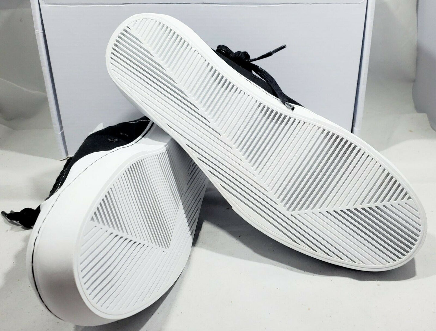 CLEAR WEATHER Sierks Low Sneaker Unisex Color Black/White