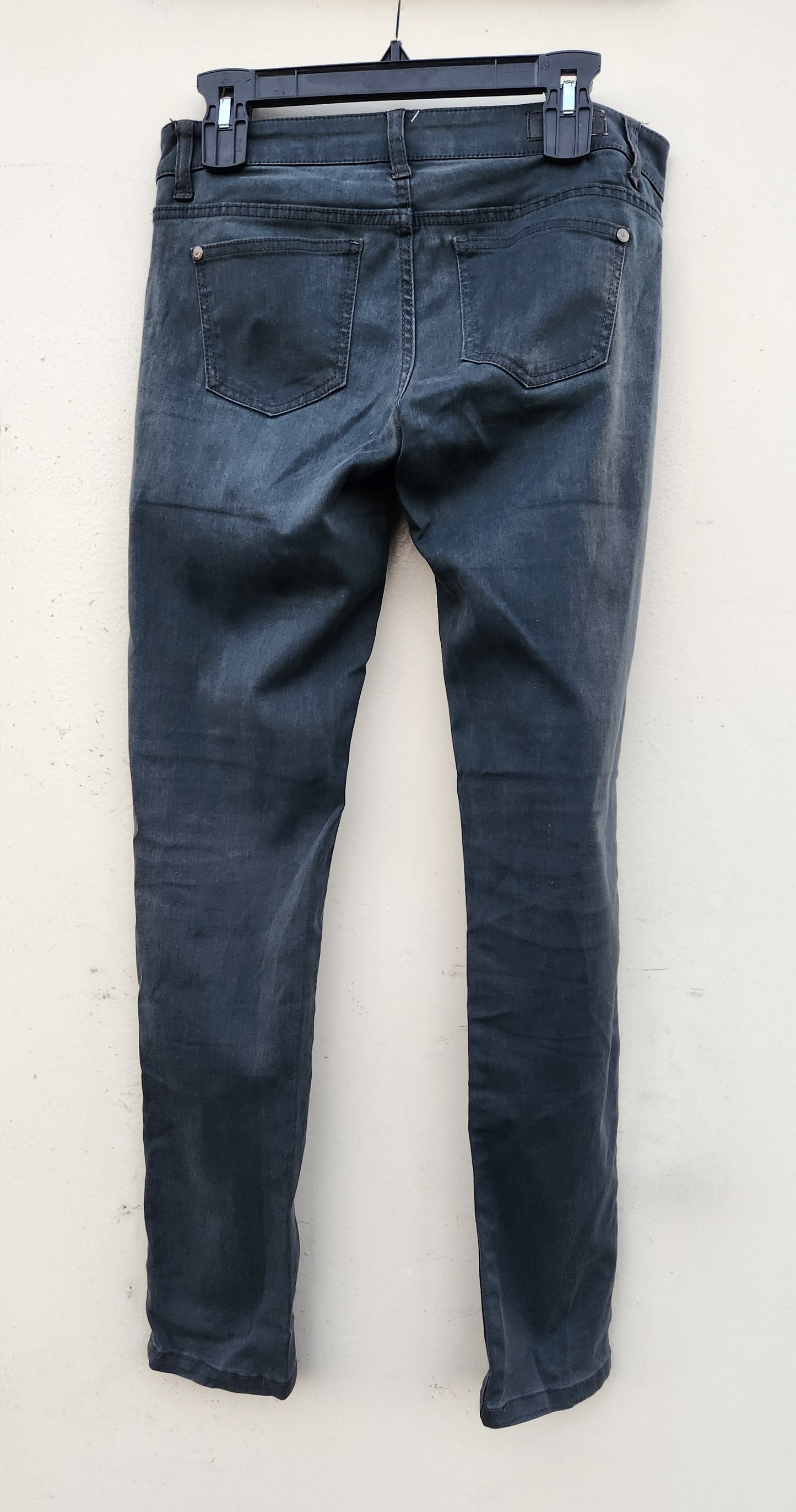 Celebrity Pink Juniors Ankle Skinny Jeans  Color Black Rinse Size 7