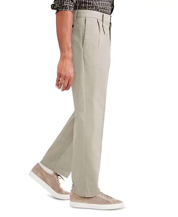 Dockers Men's Signature Classic Fit Pleated Iron Free Pants  Cloud W32xL32