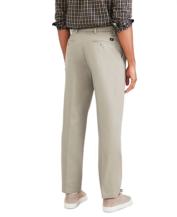Dockers Men's Signature Classic Fit Pleated Iron Free Pants  Cloud W32xL32