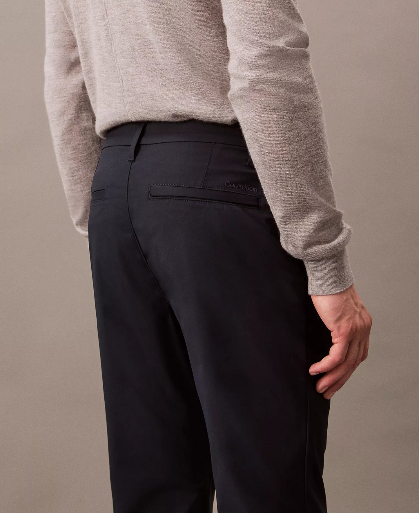 Calvin Klein Men's Slim-Fit Modern Stretch Chino Pants  Sky Captain W31xL32