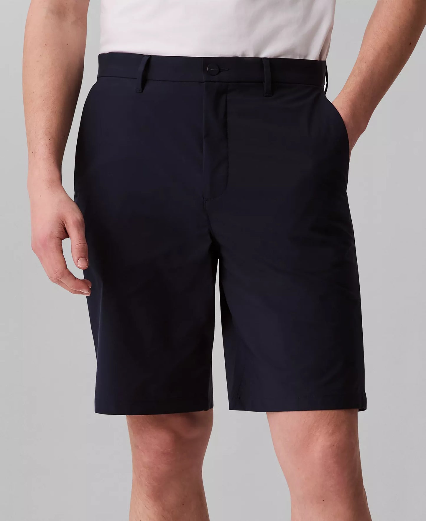 Calvin Klein Men's Classic 9" Tech Shorts  Dark Sapphire Size 32