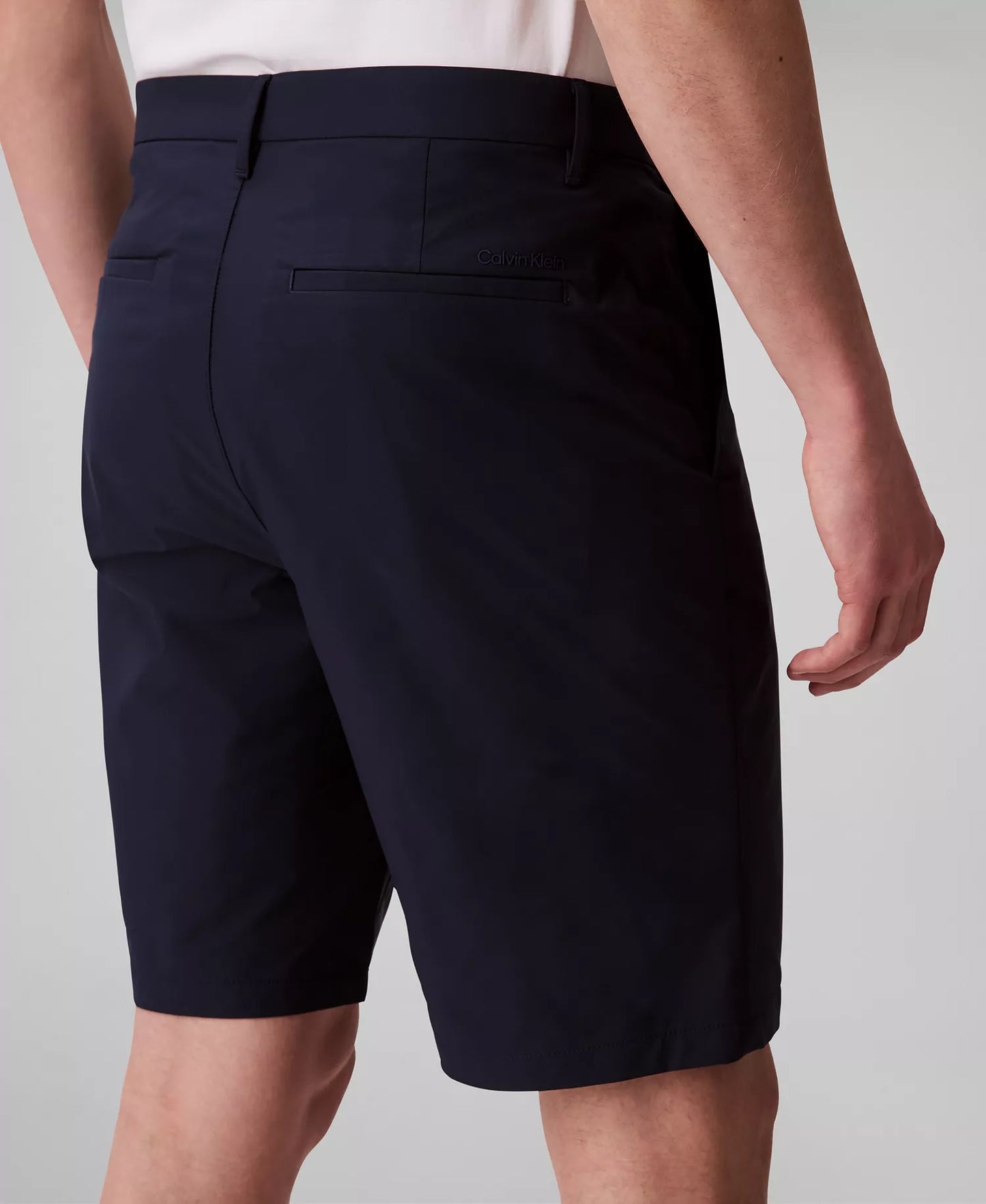 Calvin Klein Men's Classic 9" Tech Shorts  Dark Sapphire Size 32
