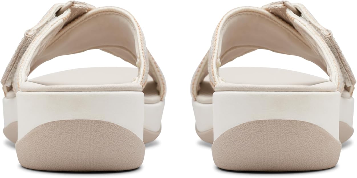 Clarks Women's Cloudsteppers Arla Wave Slide Sandal  Beige Size 8