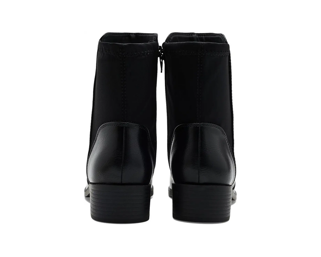 Journee Collection Women's Renna Chelsea Boots   Black Smooth Size 7.5