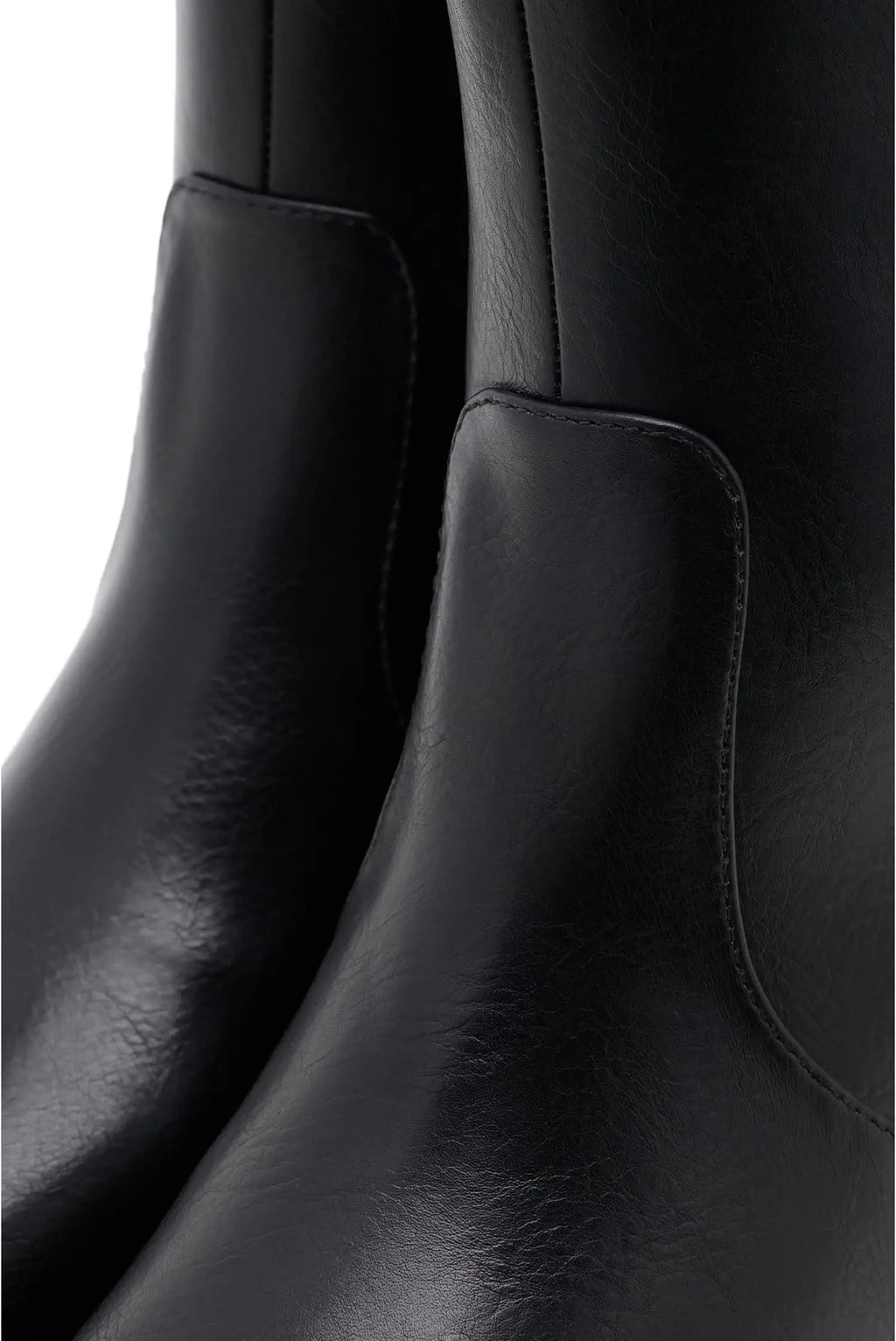 Journee Collection Women's Renna Chelsea Boots   Black Smooth Size 7.5