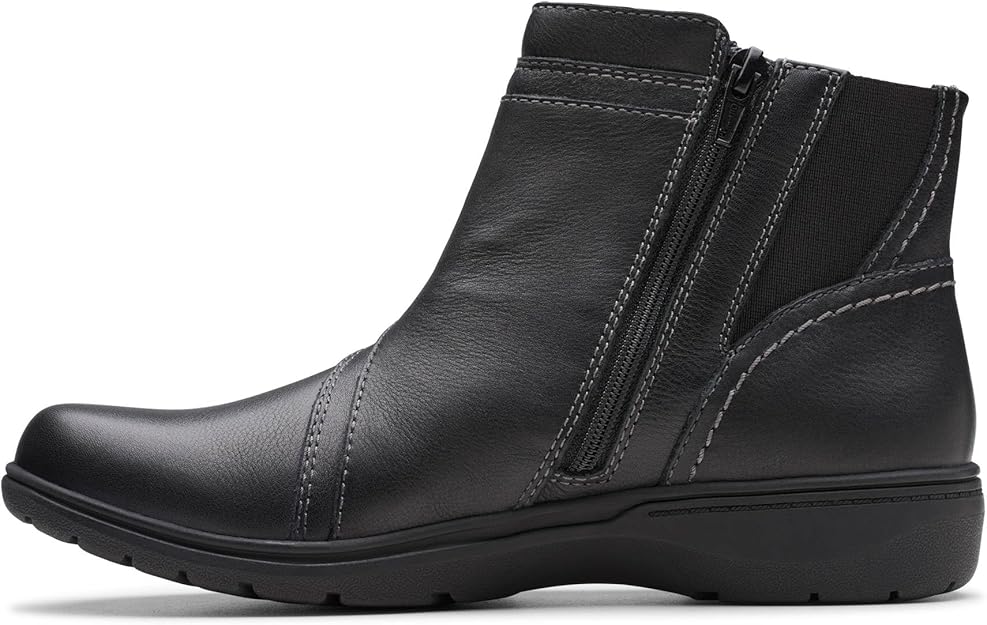 Clarks Women's Collection Carleigh Style Boots  Black Leather Size 5