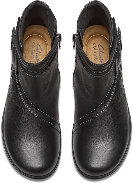 Clarks Women's Collection Carleigh Style Boots  Black Leather Size 5