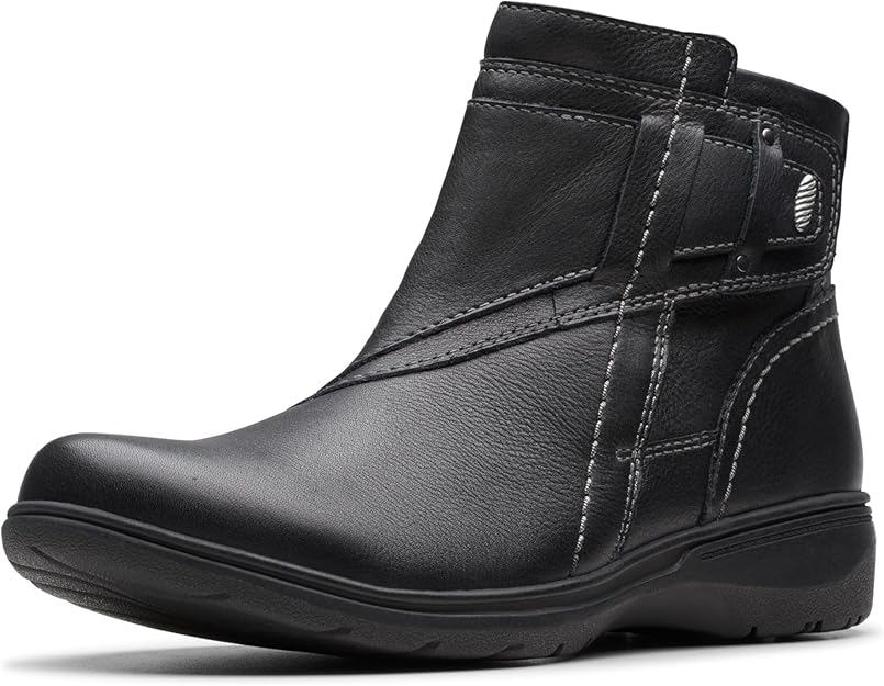 Clarks Women's Collection Carleigh Style Boots  Black Leather Size 5