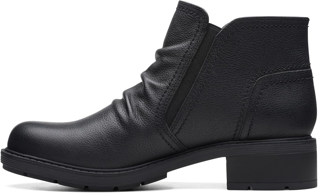 Clarks Women's Hearth Dove Lug Sole Ruched Booties  Black Leather Size 6.5