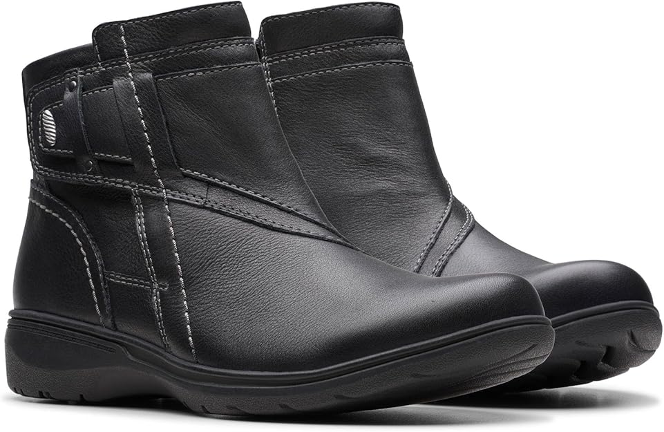 Clarks Women's Collection Carleigh Style Boots  Black Leather Size 5