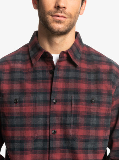 Quiksilver Men's Cliff Edge Flannel Shirt  Color Deep Red Size XL