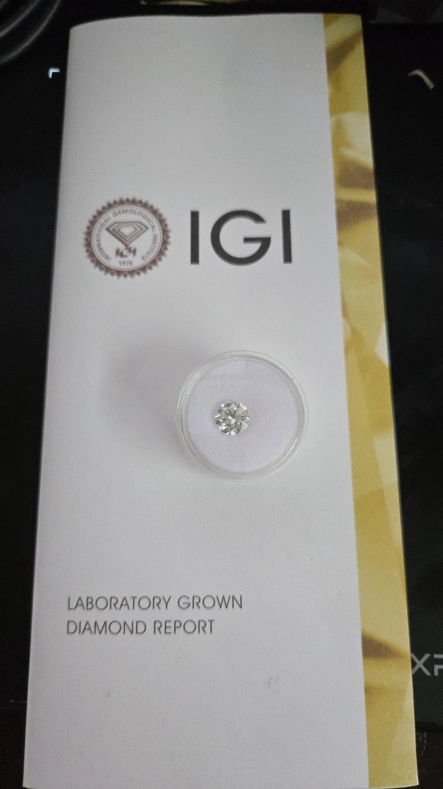 IGI Certified Luxuriant Lab Grown Diamond (Round) (D-VVS1) 2.04 ctw