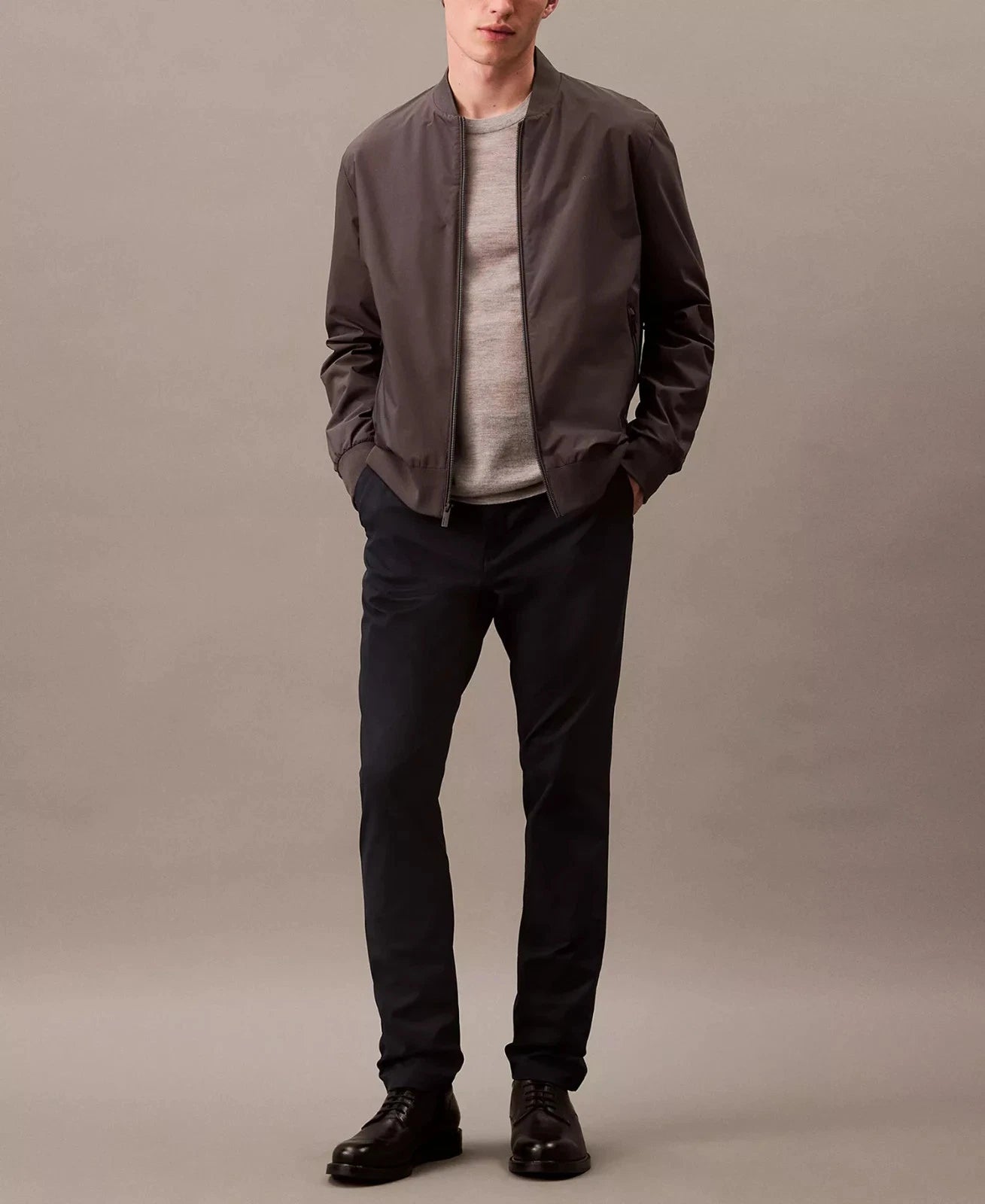 Calvin Klein Men's Slim-Fit Modern Stretch Chino Pants   Sky Captain W31xL32