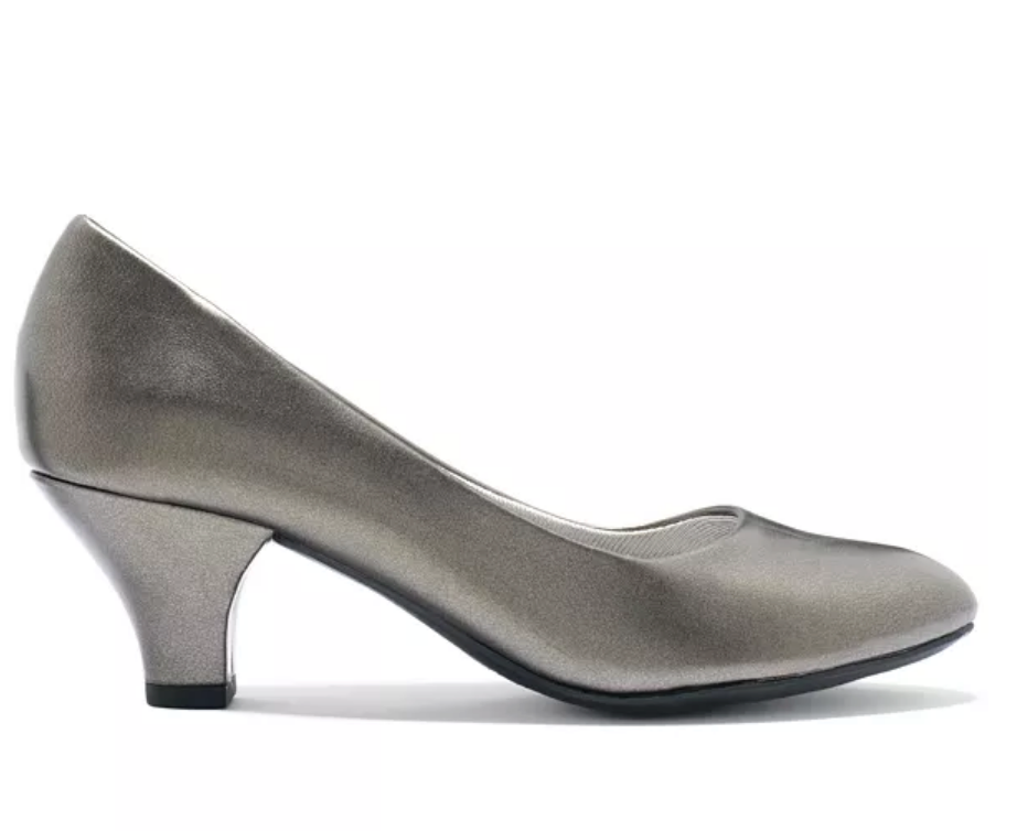 Easy Street Fabulous Pumps Color: Pewter Size 8 M