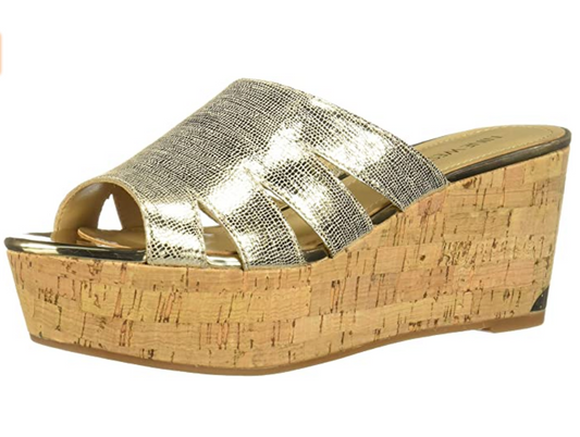 NINE WEST Women's Victoria Platform Sandal Color: Light Gold Size: 7M