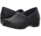 Easy Works Women's Lyndee Health Care Professional Shoe Color Navy Pop Size 8.5M