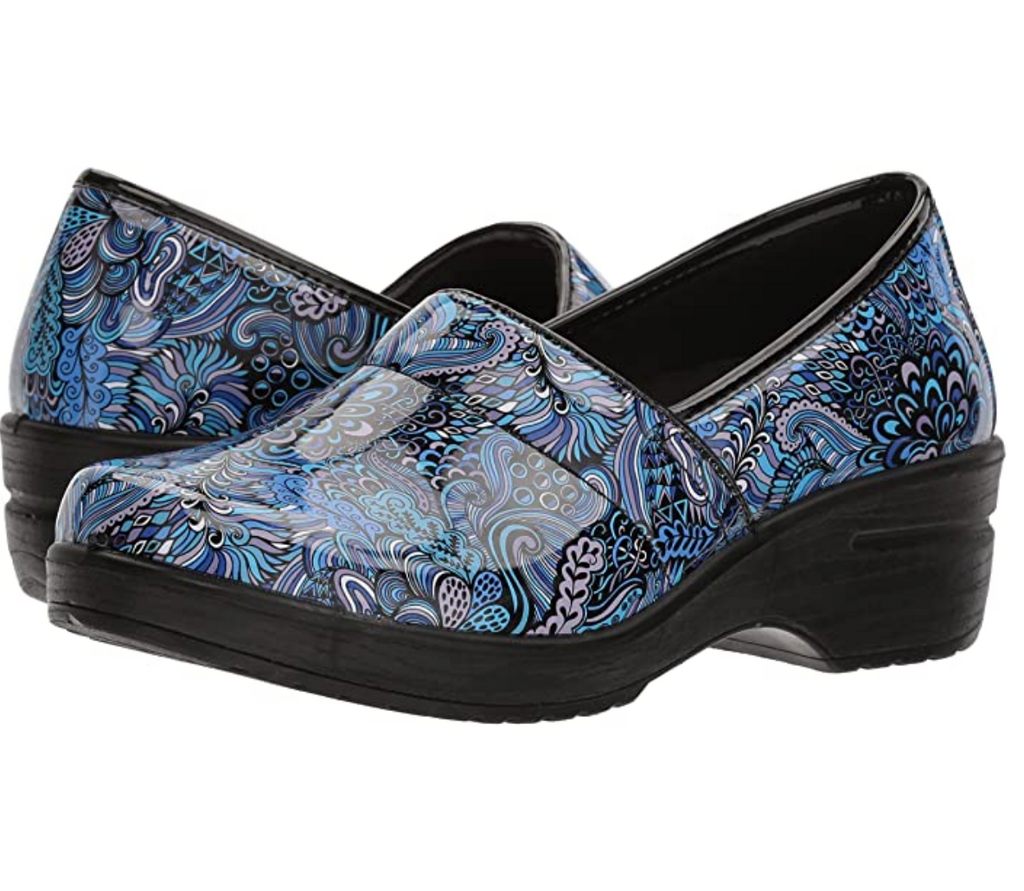Easy Works Women's Lyndee Health Care Professional Shoe Color Navy Pop Size 8.5M