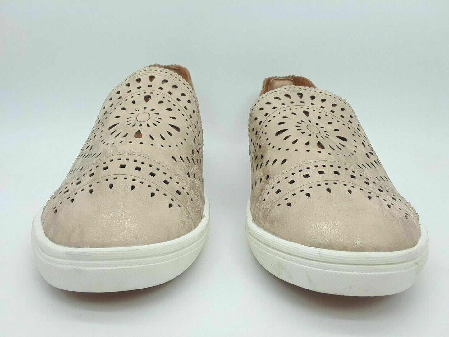 American Rag Ashanne Slip On Flats Platino