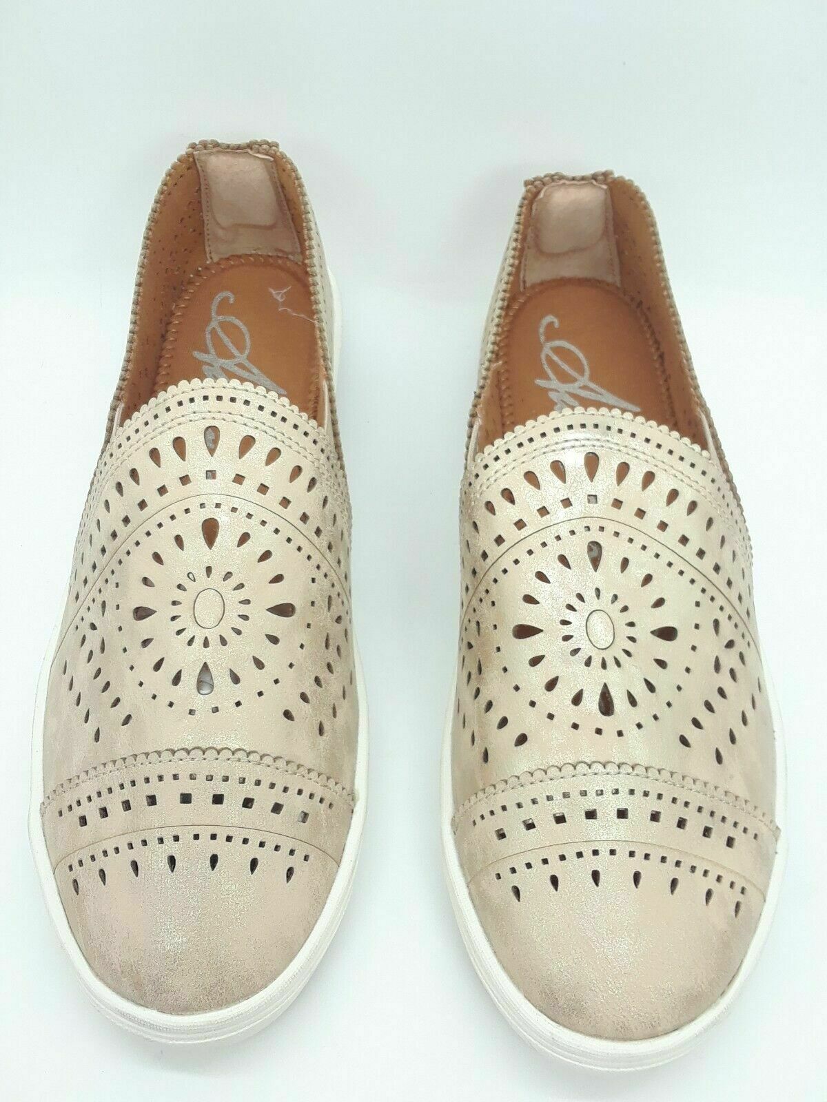 American Rag Ashanne Slip On Flats Platino