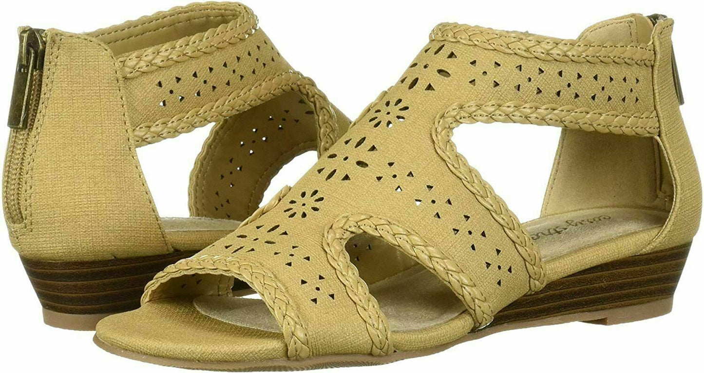 Easy Street Women's Beige Linen Thelma Dress Casual Sandal Size 8.5M